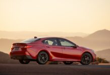 ¿Cuáles son los mejores sedanes híbridos por confort y tecnología?