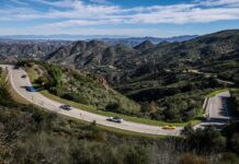 5 Carreras clandestinas que cambiaron para siempre las reglas de la industria automotriz