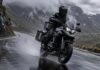 ¿Cuáles son las 5 motocicletas más recomendables para conducir bajo lluvia y clima cambiante?