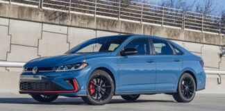 5 autos del 2026 que todavía te dejan manejar con tres pedales.